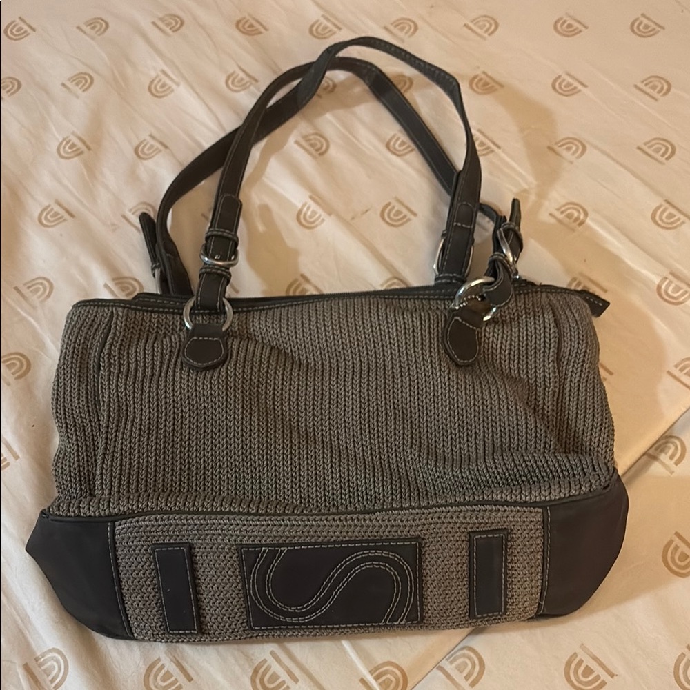 Stylish Knit Handbag with Leather Accents